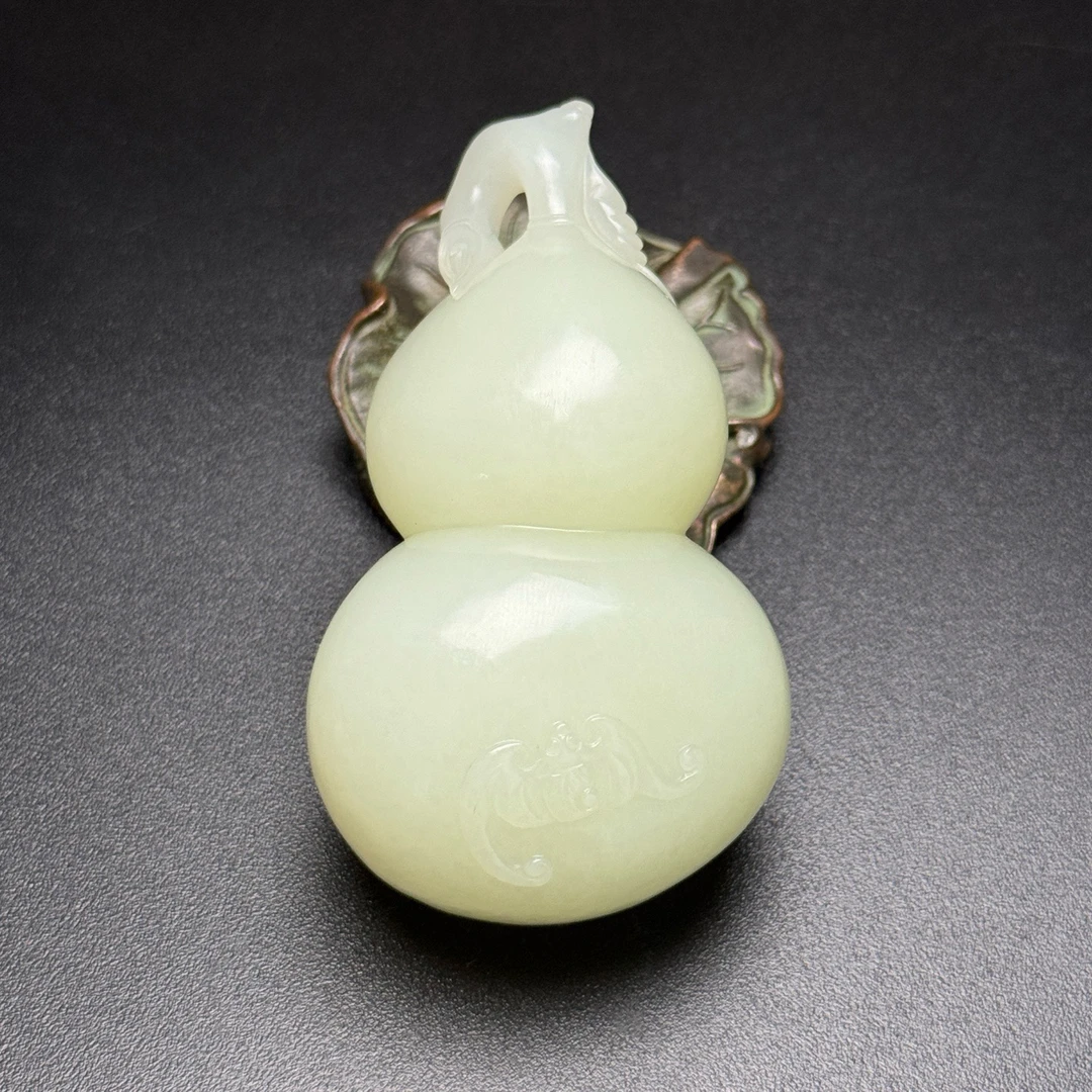 精美和田玉葫芦手把件