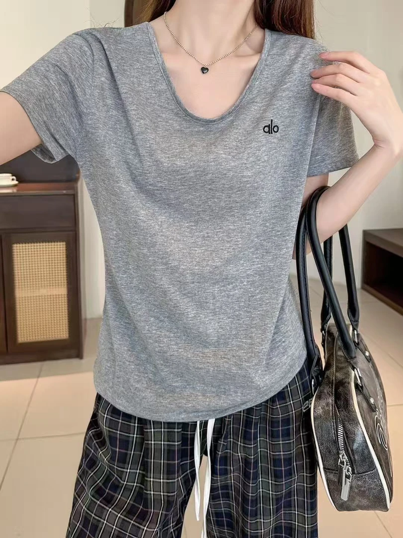 「V领纯色刺绣字母t」字母雪花棉宽松休闲短袖