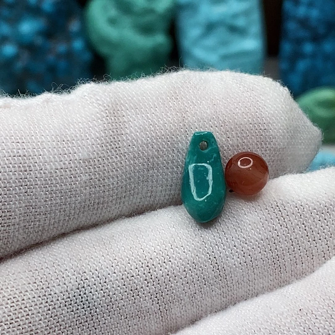 南红玛瑙未镶嵌珠宝奇石