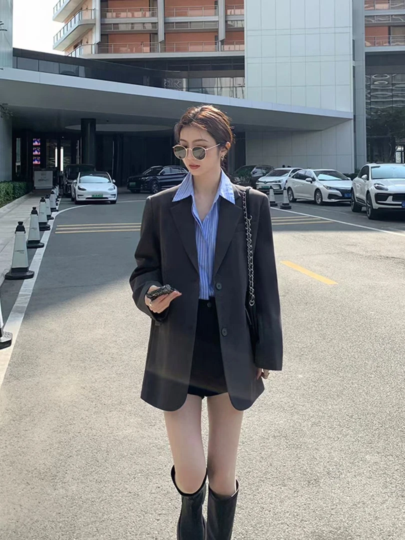 灰色长袖西装外套女秋季新款韩版设计感开叉宽松休闲西服2552