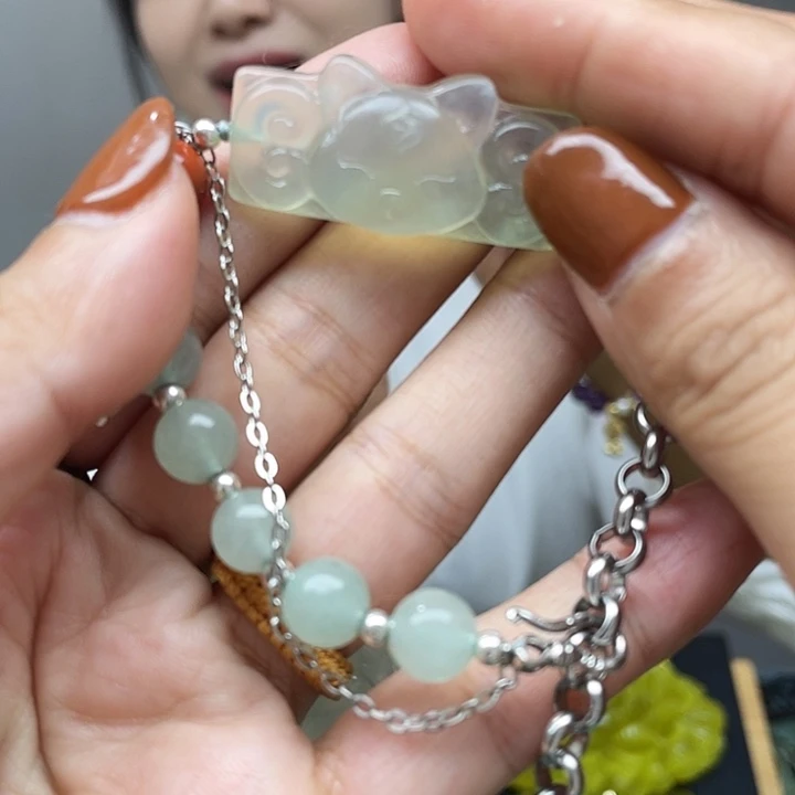 蛇纹石玉未镶嵌颈饰