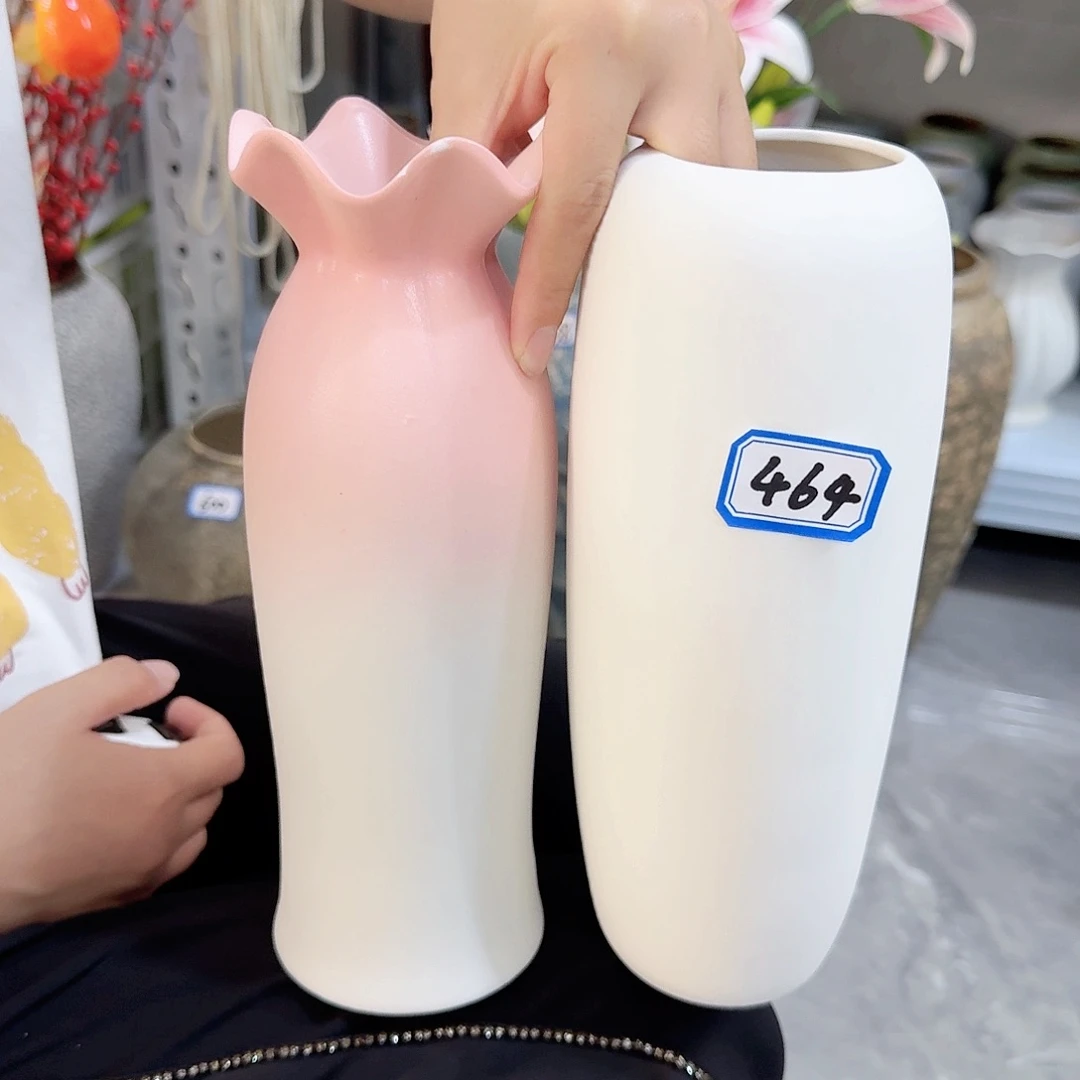 464号一对陶瓷高24厘米瑕疵