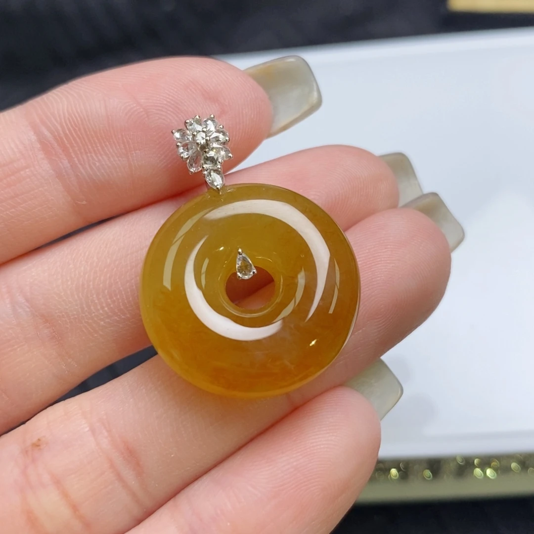 翡翠18K金镶嵌颈饰冰红翡甜甜圈（22.2/7.0）