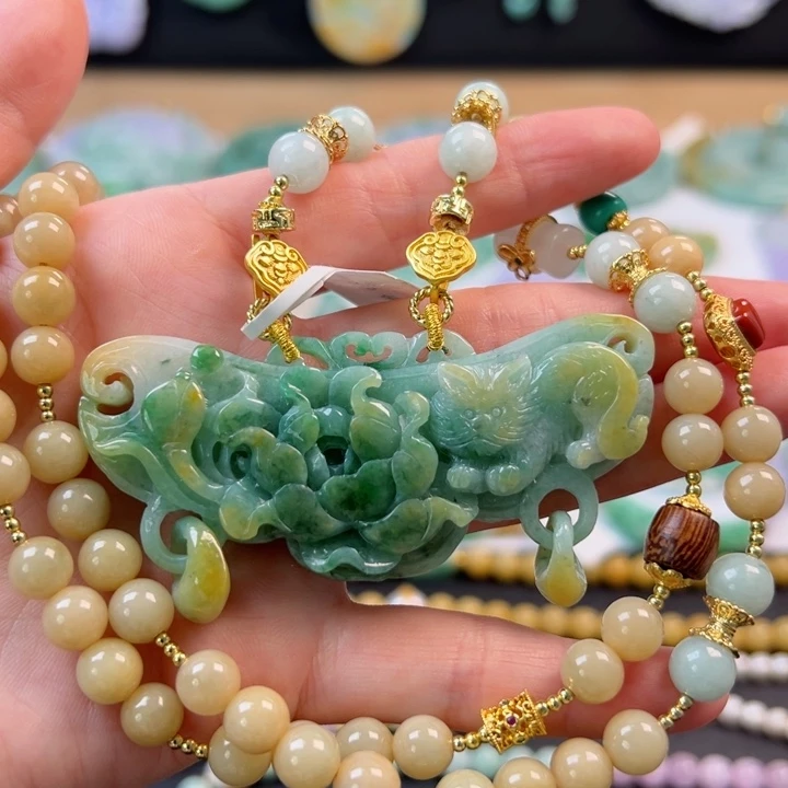 翡翠未镶嵌颈饰吊坠