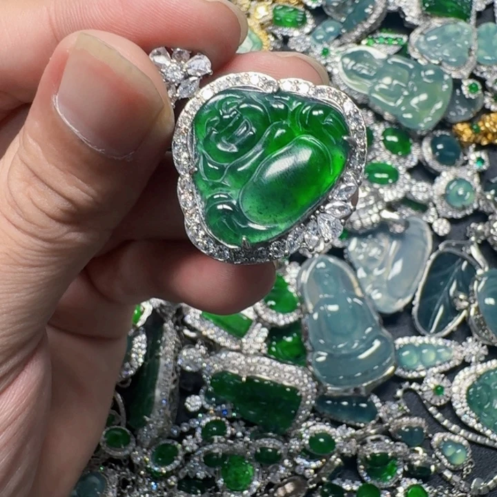翡翠未镶嵌颈饰天然A货翡翠放漏