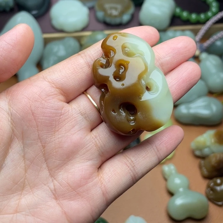 【闪购商品】颈饰未镶嵌和田玉咚**咚