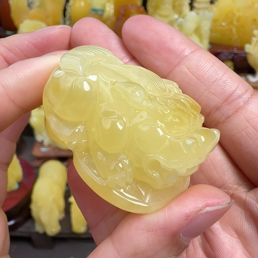 蜜蜡未镶嵌珠宝奇石