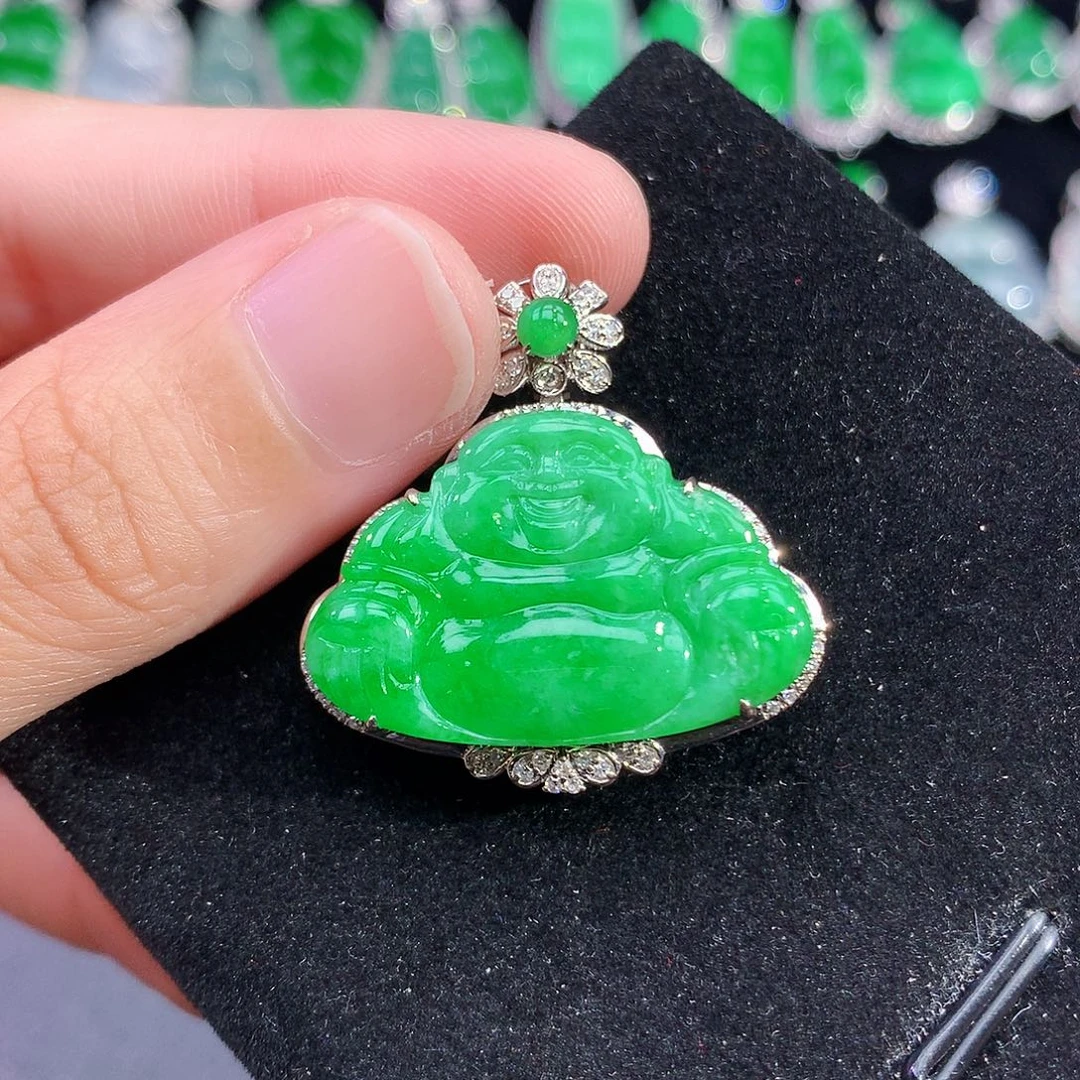 翡翠18K金镶嵌颈饰