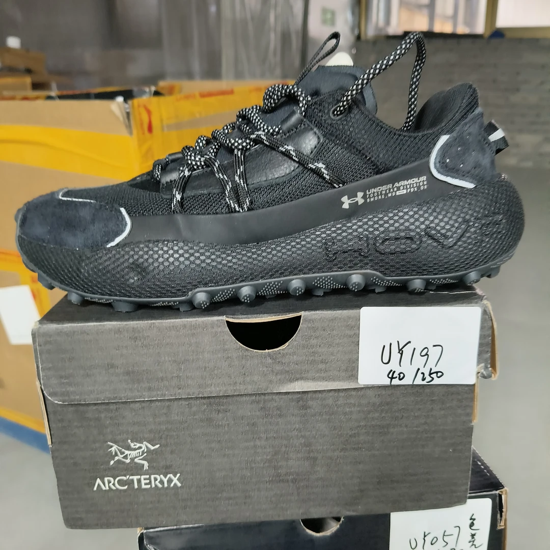 安德玛断号-运动鞋-UY197