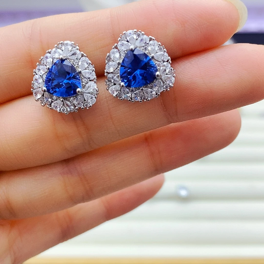 耳饰蓝宝石未镶嵌