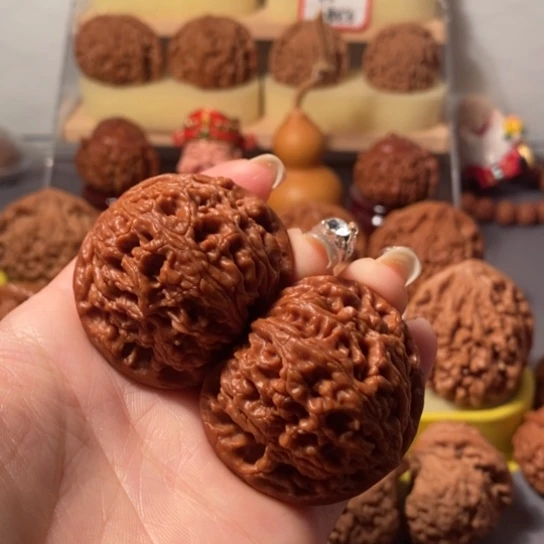 文玩核桃吊坠44水龙纹