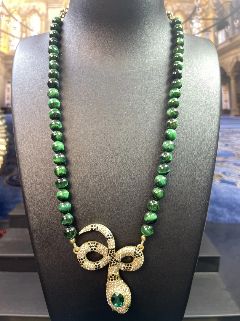 铜合金琉璃项链 中古风墨绿珠链满锆盘蛇国风项链XL012
