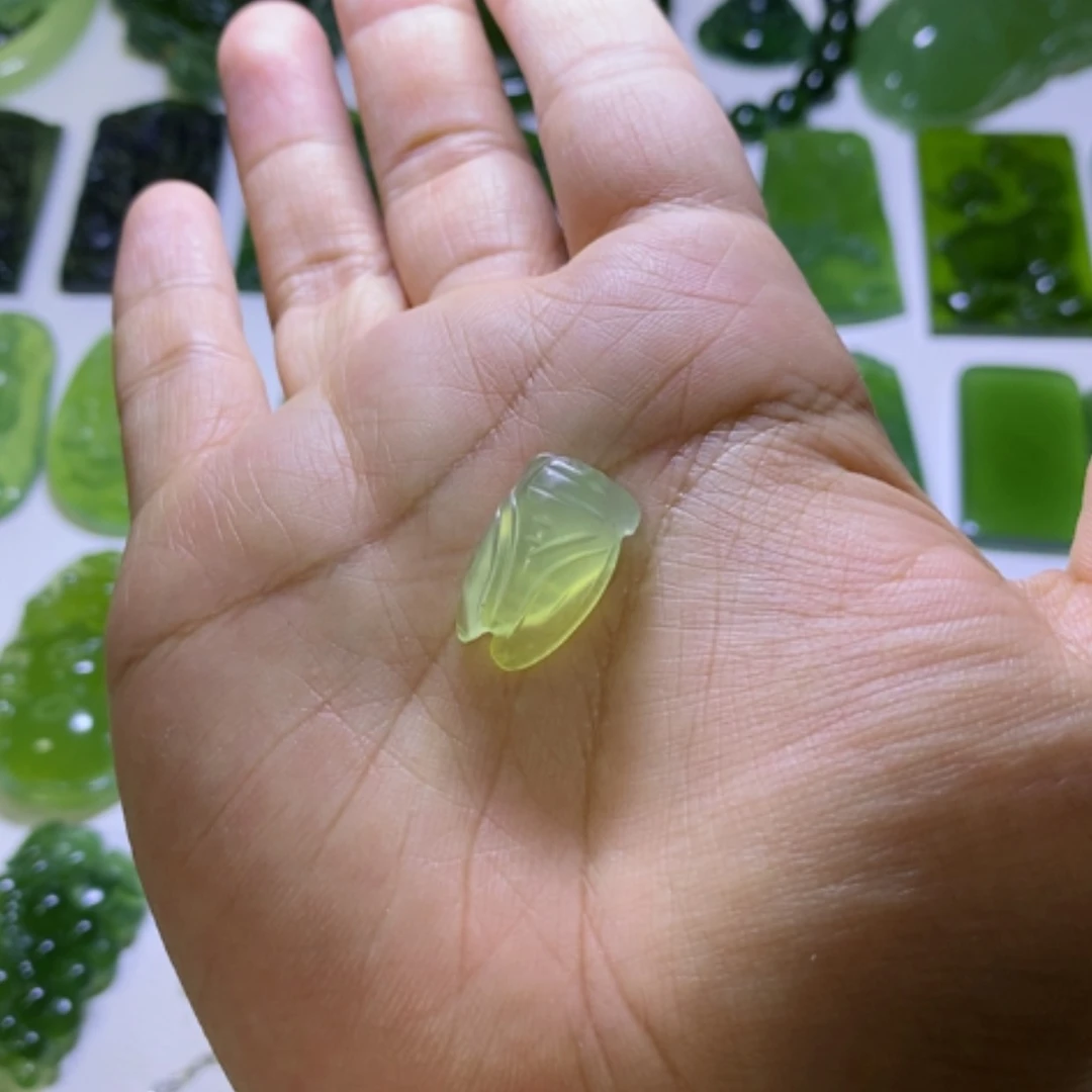 【闪购商品】未镶嵌蛇纹石玉颈饰