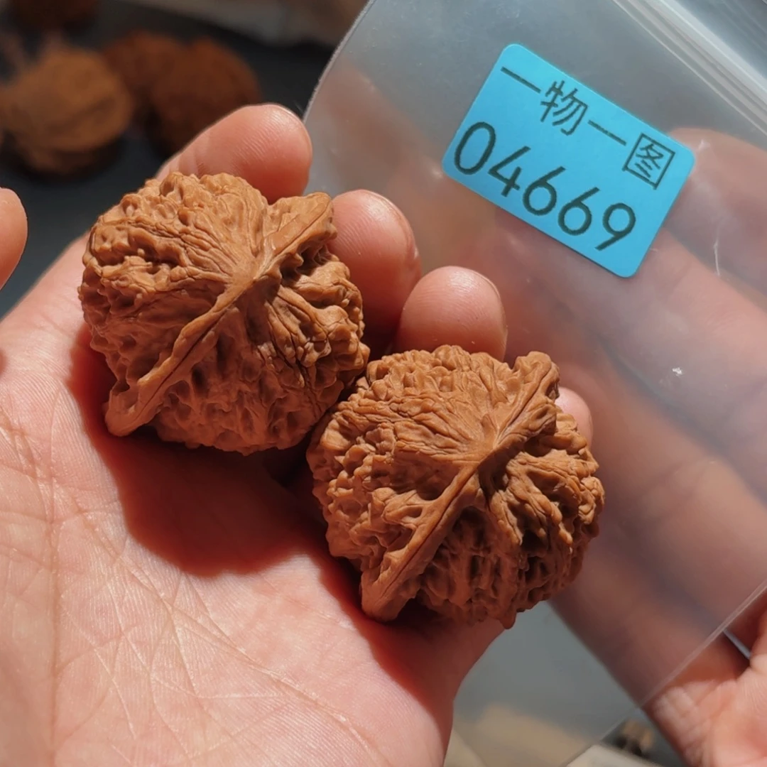 把件文玩核桃金牛