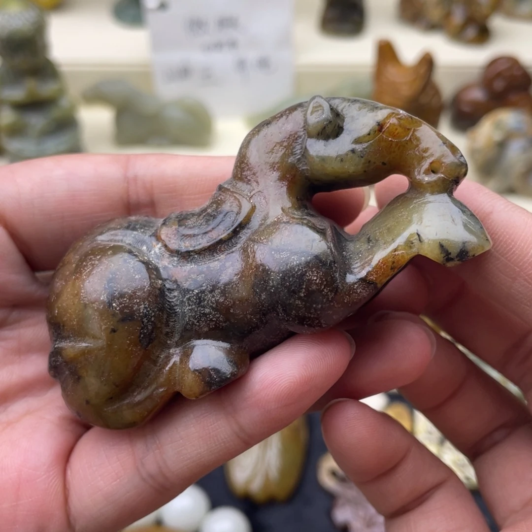 蛇纹石玉未镶嵌颈饰