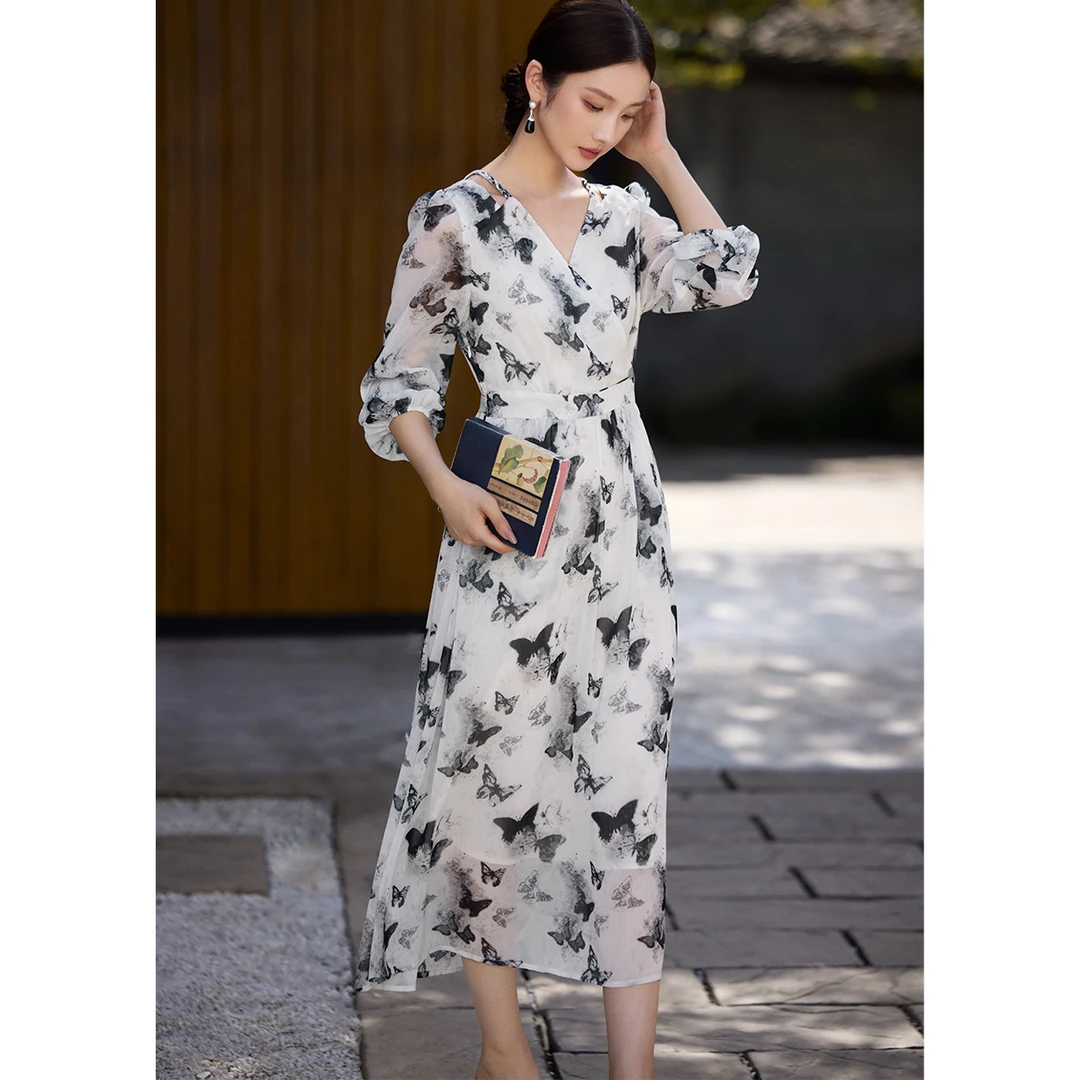 XWI/欣未法式优雅蝴蝶印花v领连衣裙2025秋季优雅气质女装连衣裙
