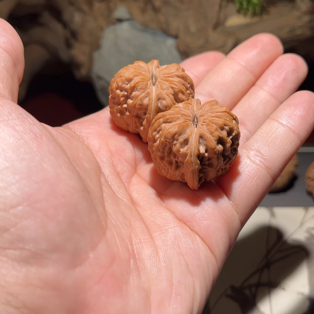 卡***卡吊坠文玩核桃天下第一楼