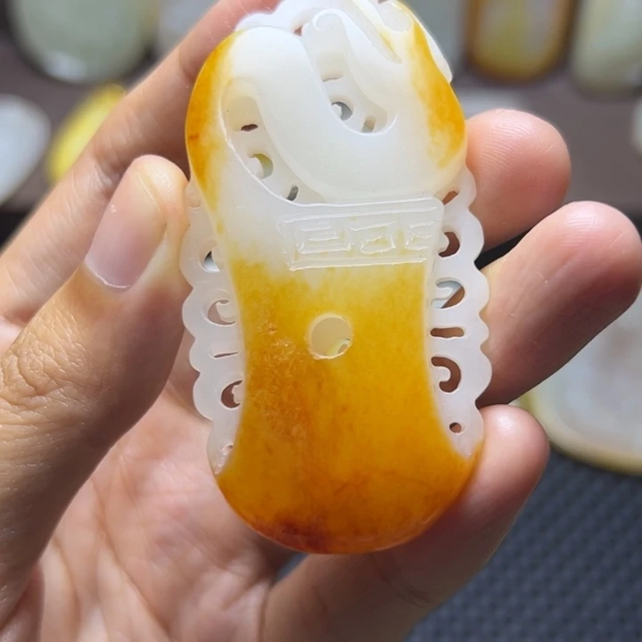 颈饰未镶嵌和田玉