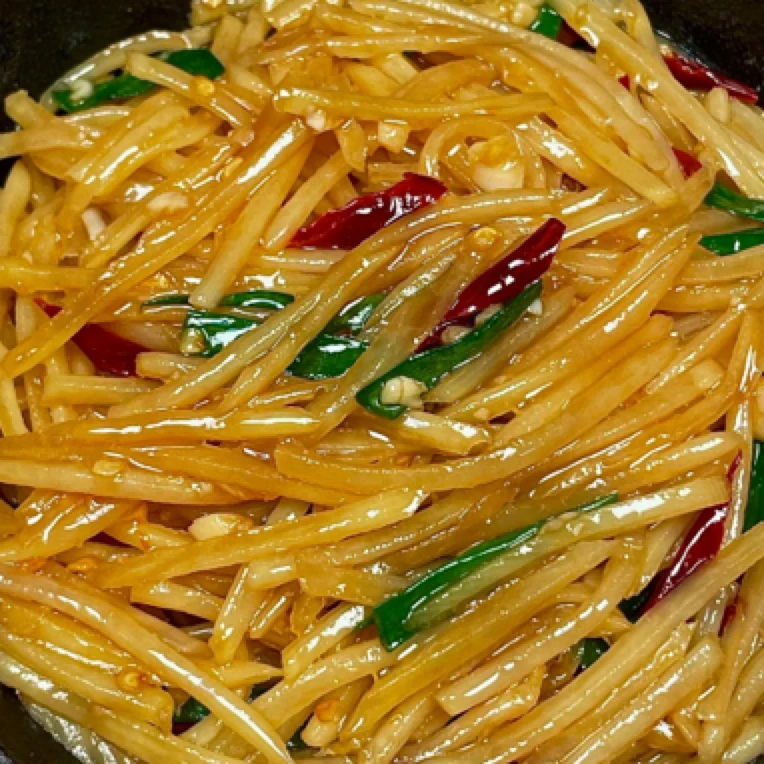 手工爆炒家常土豆丝