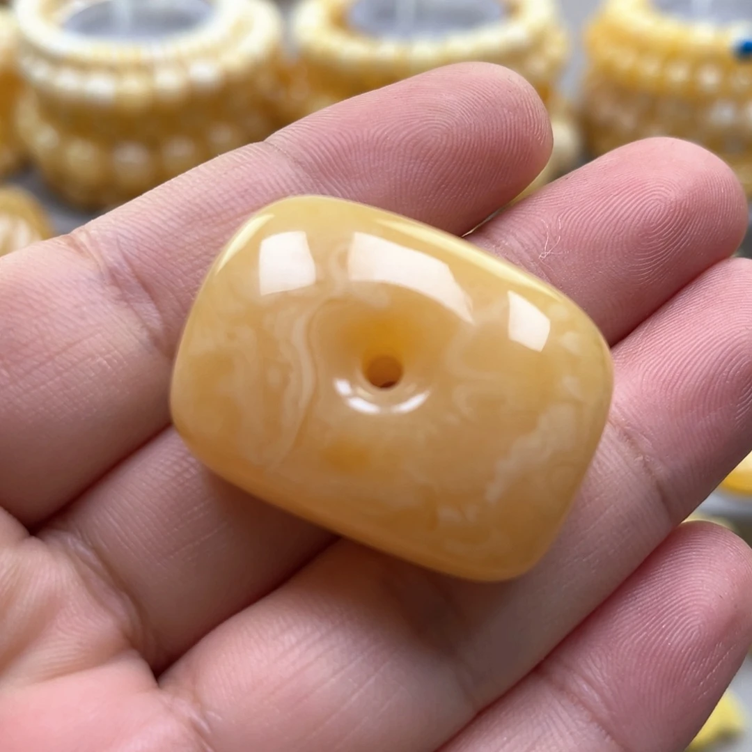 琥珀颈饰未镶嵌吊坠