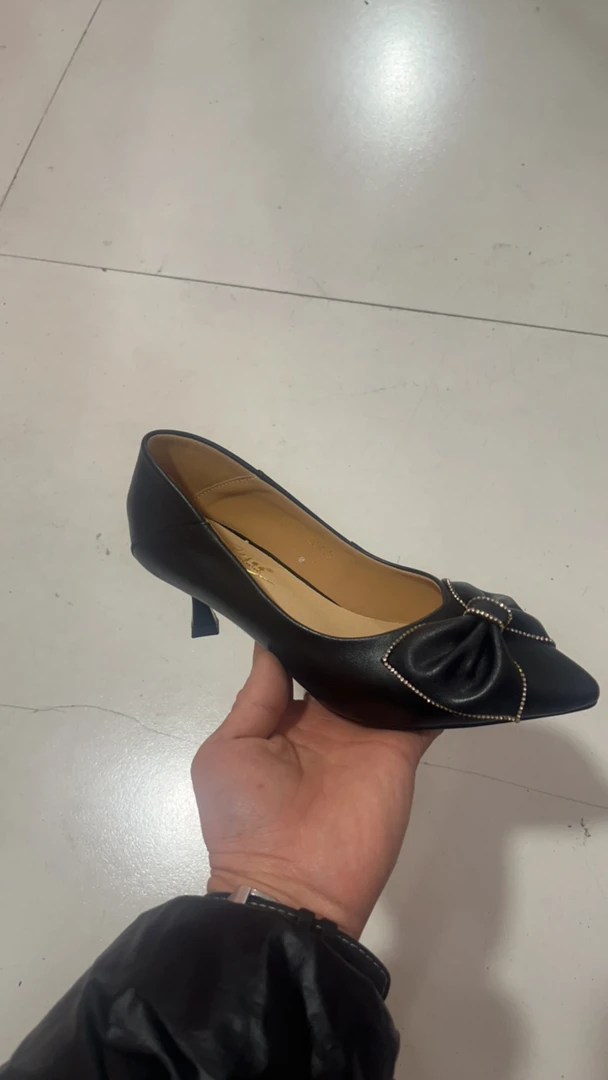 10501头层牛皮百搭休闲单鞋（鞋面微脏 介意勿拍）