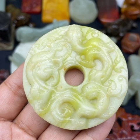 蛇纹石玉未镶嵌颈饰110
