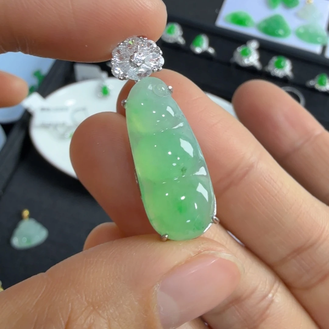 翡翠吊坠(不含链)银S925镶嵌福豆