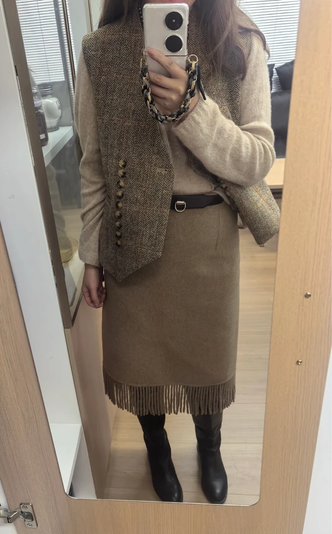 未使用 Hermes/爱马仕 驼色羊山绒流苏半裙 34码 02801