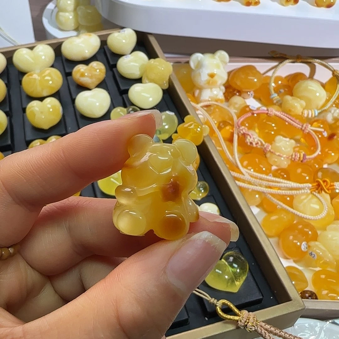 琥珀未镶嵌珠宝奇石