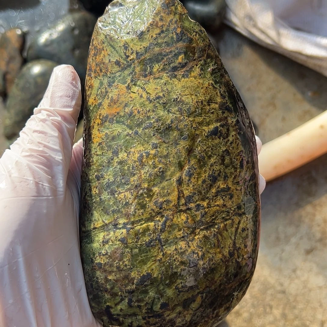 未镶嵌蛇纹石玉西藏藏玉药王石老*。