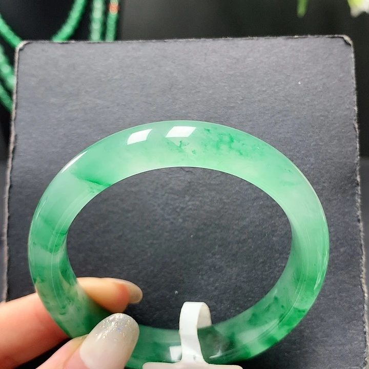 石英质玉未镶嵌手镯