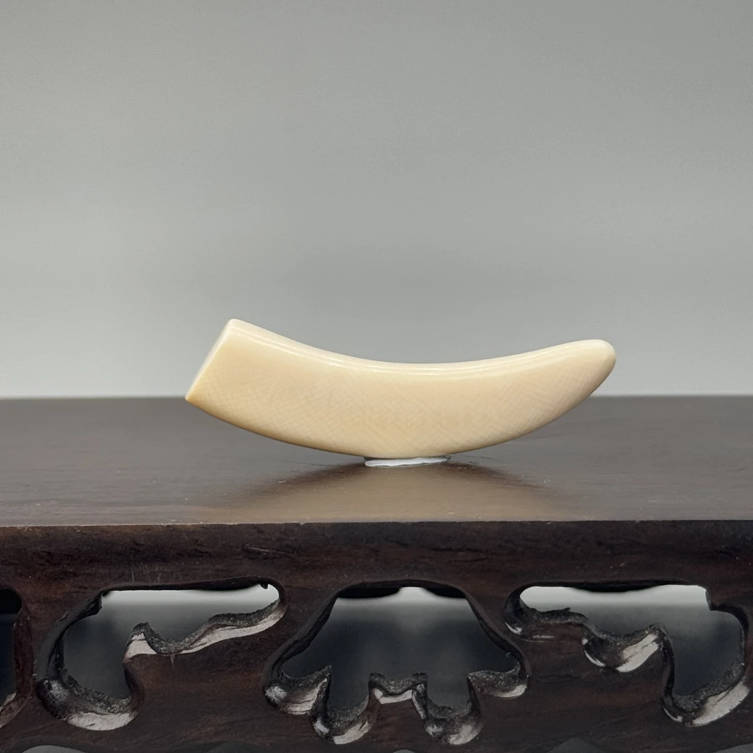 DEZHI/德志5.1g纯肉牙尖48*11*8mm猛犸牙默认打孔配吊坠绳K378