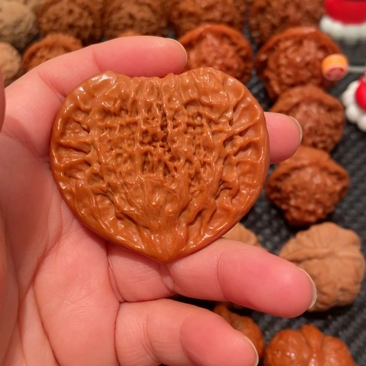 波***。把件文玩核桃56.7尺寸桃心1436