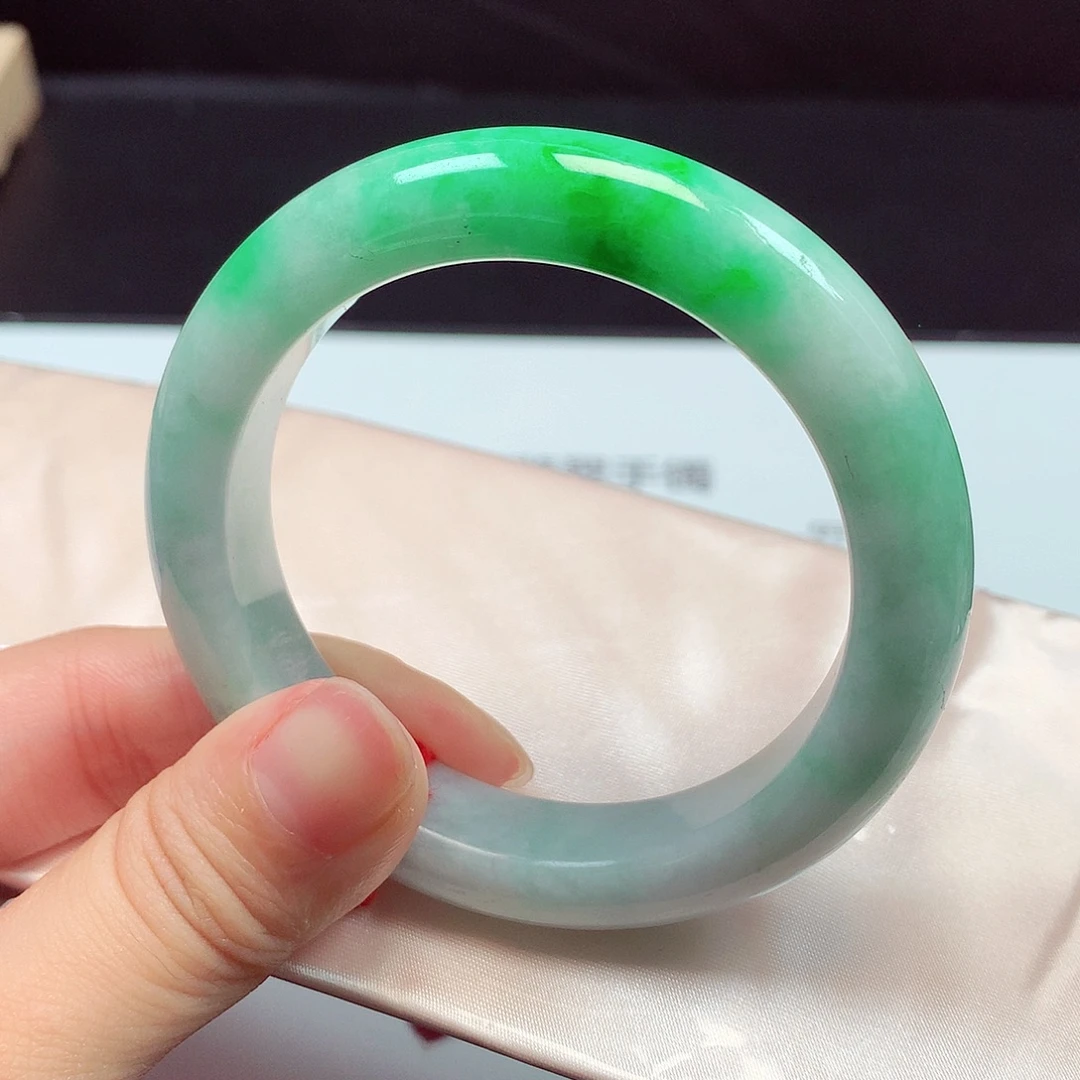 翡翠未镶嵌手镯634