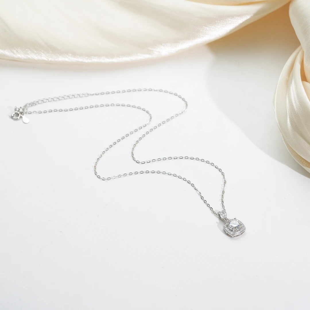 925银莫桑石银制品 【小北珠宝】S925银莫桑吊坠【带链】4-DH90X490