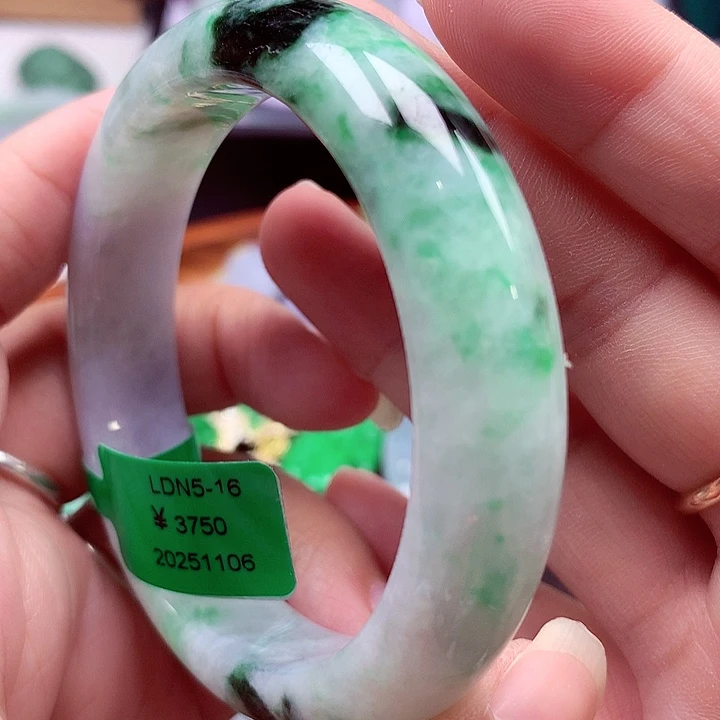 翡翠未镶嵌手镯翡翠