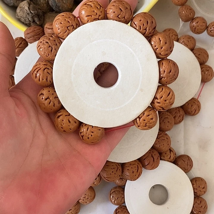 王***哞15➕抛光………………桃枭手串