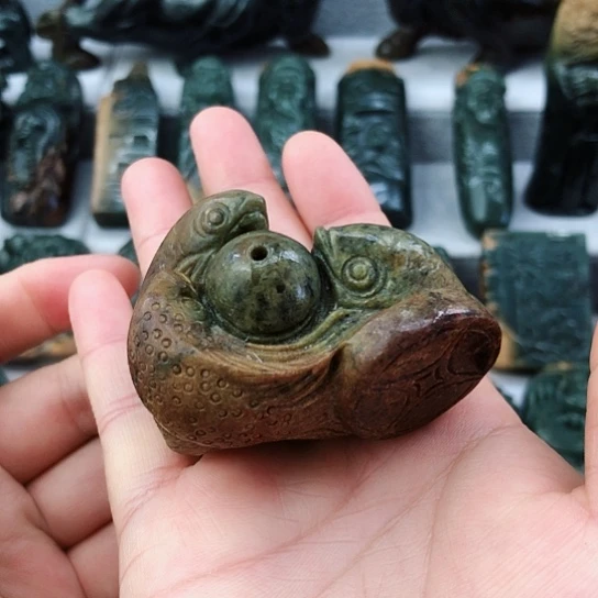 岫岩河磨玉（透闪石质玉）未镶嵌把件