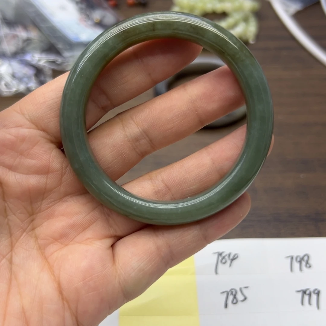 和田玉未镶嵌手镯54.1圈围774