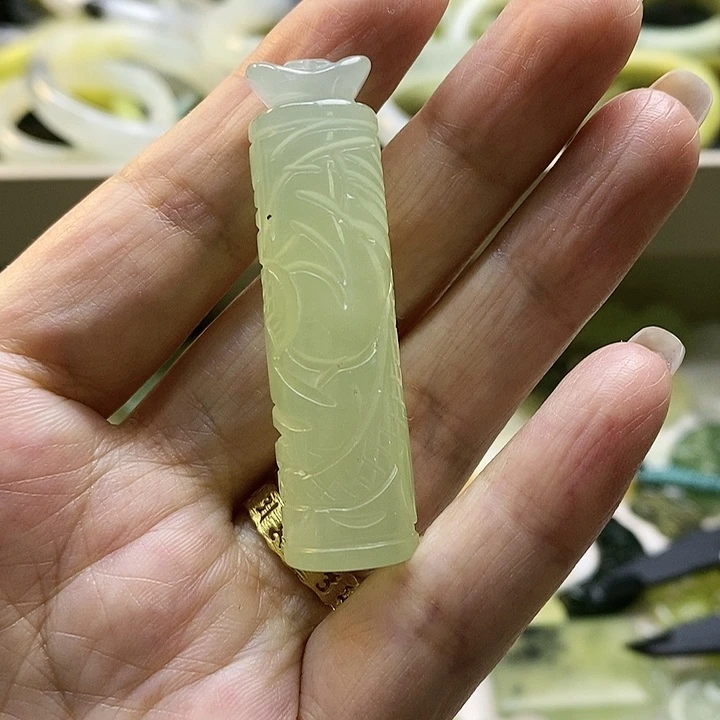 蛇纹石玉未镶嵌手镯小***?