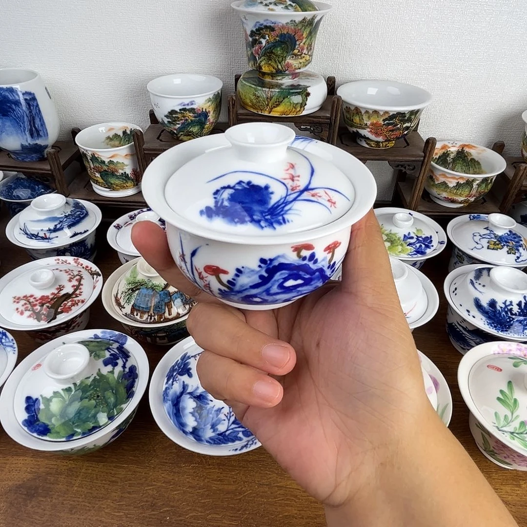 忠意堂釉下彩兰花盖碗