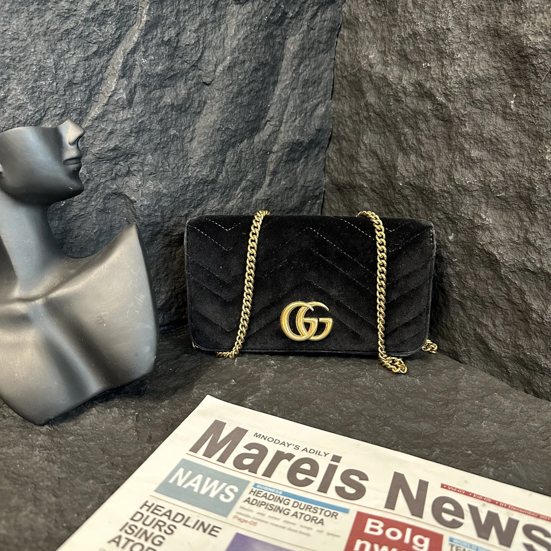 95新 GUCCI/古驰 /链条woc/斜挎包/080731
