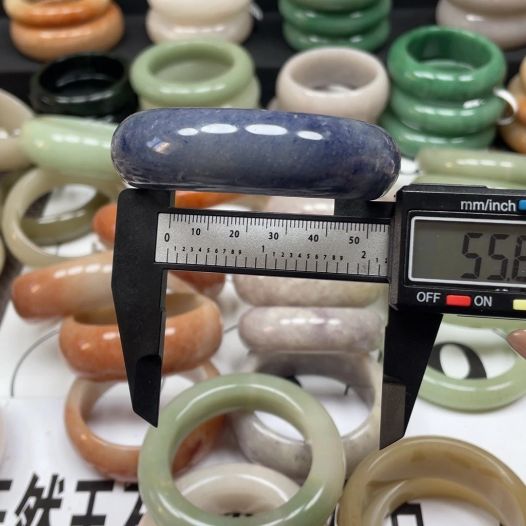 未镶嵌手镯石英质玉