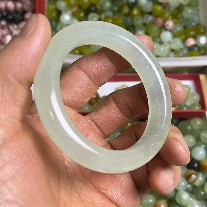 合金蛇纹石玉颈饰