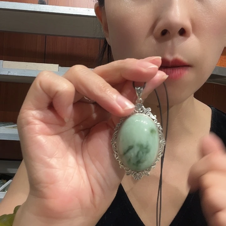 岫玉未镶嵌岫玉吊坠