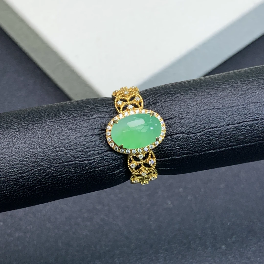 新品推荐·18K金冰阳绿蛋面缅A翡翠玉石戒指气质轻奢蕾丝设计款