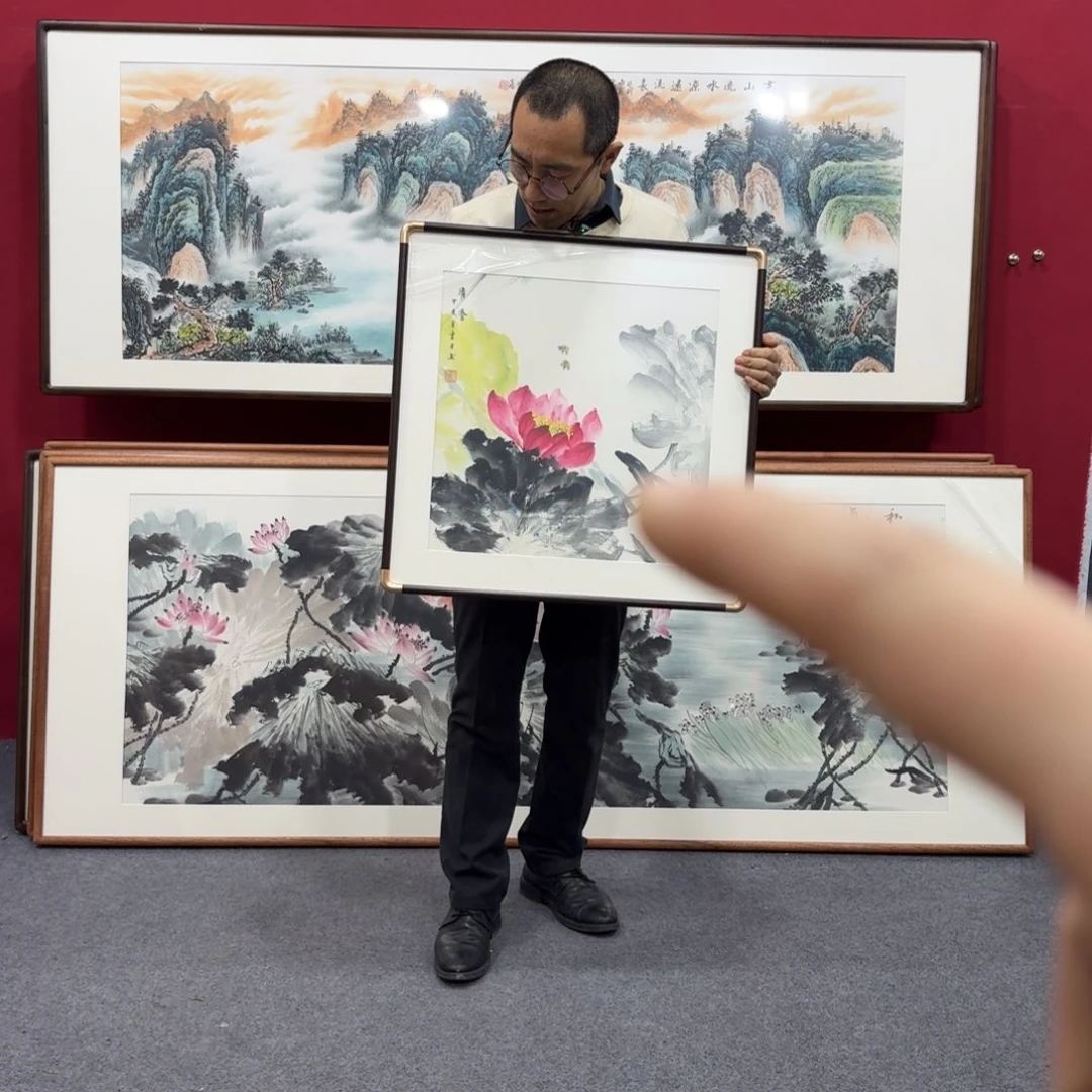 国画带框绘画作品