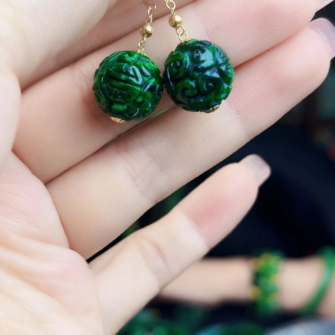 翡翠18K金镶嵌颈饰多样性