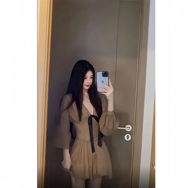 2025 夏季新款浪漫法式V领长袖设计感收腰修身显瘦定位花连衣裙女