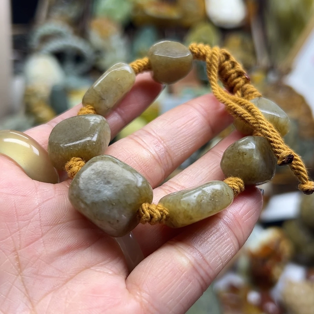 颈饰未镶嵌岫岩老玉（透闪石质玉）老玉手链